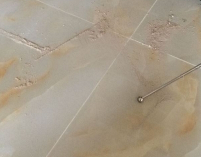 桑日瓷砖空鼓维修公司分享粘合剂选择不当在瓷砖铺贴过程中可能导致以下问题