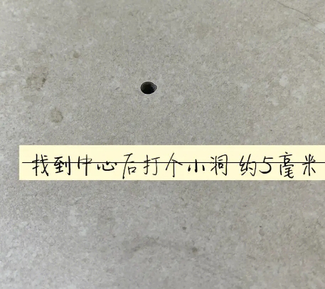 桑日瓷砖空鼓维修公司专业解答在瓷砖铺贴过程中，如果砂料搅拌不均匀，将会带来以下问题